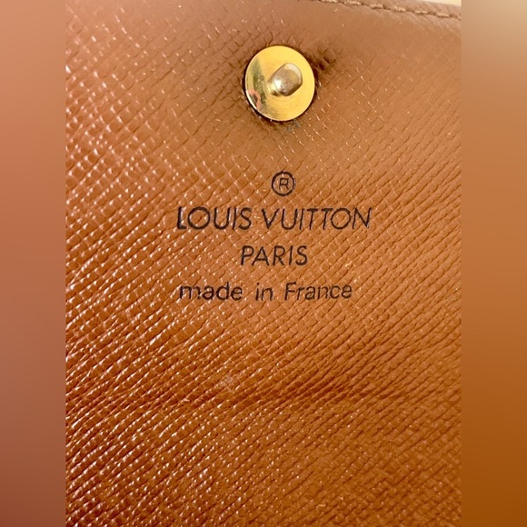 SOLD!! Additional pics!📸Louis Vuitton Monogram Sarah Bifold Long Wallet w/ Chain - Picture 10 of 13